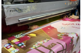 &lt;p&gt;Pour assurer une bonne tenue dans le temps, et renforcer la résistance des toiles PVC, il est possible d&#039;ajouter des bavettes de renforts à l&#039;arrière, mais aussi d&#039;intégrer de la drisse, du sandow ou du câble dans les fourreaux.&lt;/p&gt;